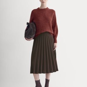 The Cocoon Crew in Alpaca | Merlot